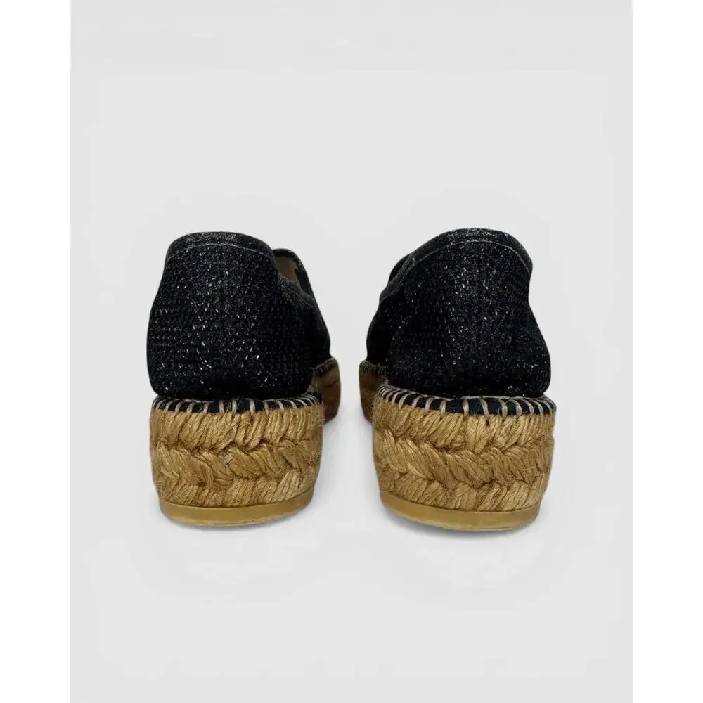 {None} size 11